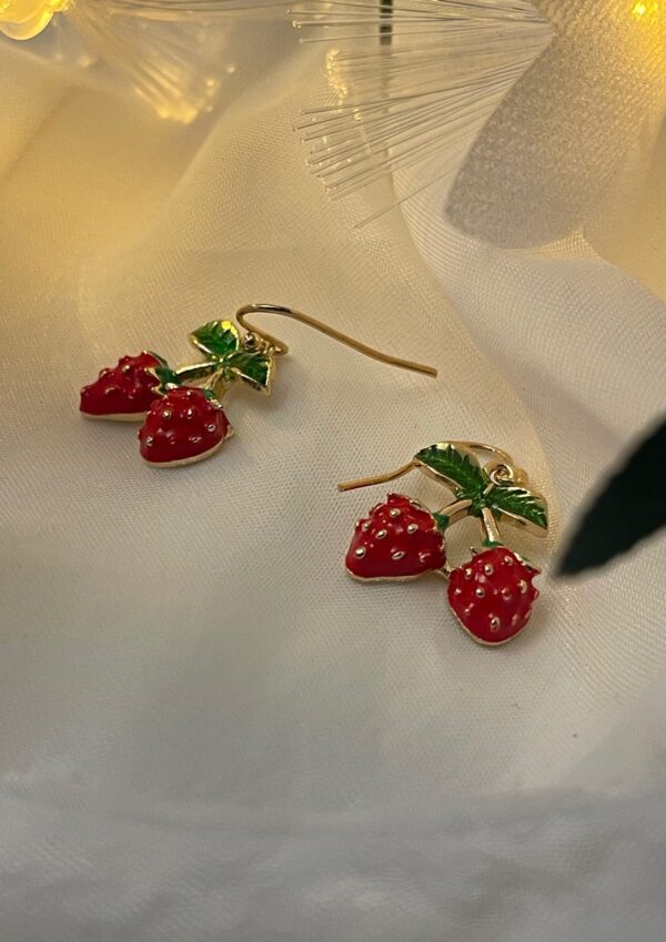 Aretes de Fresa Colgantes - Image 2